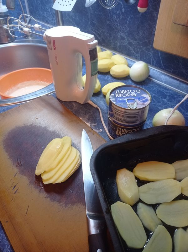 Пирог с мойвой