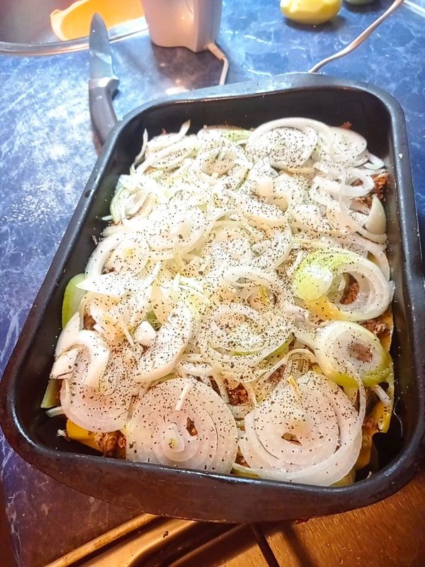 Пирог с мойвой