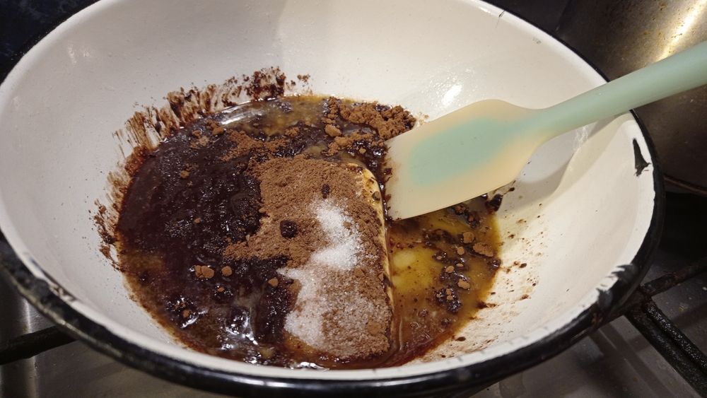 Колбаска из печенья шоколадная