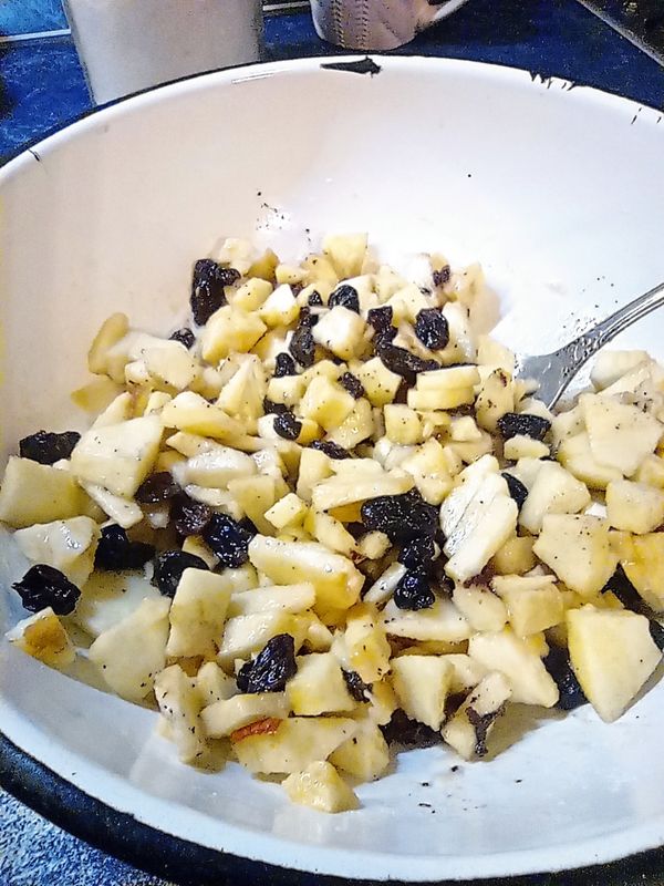 Штрудель яблочный из слоеного теста